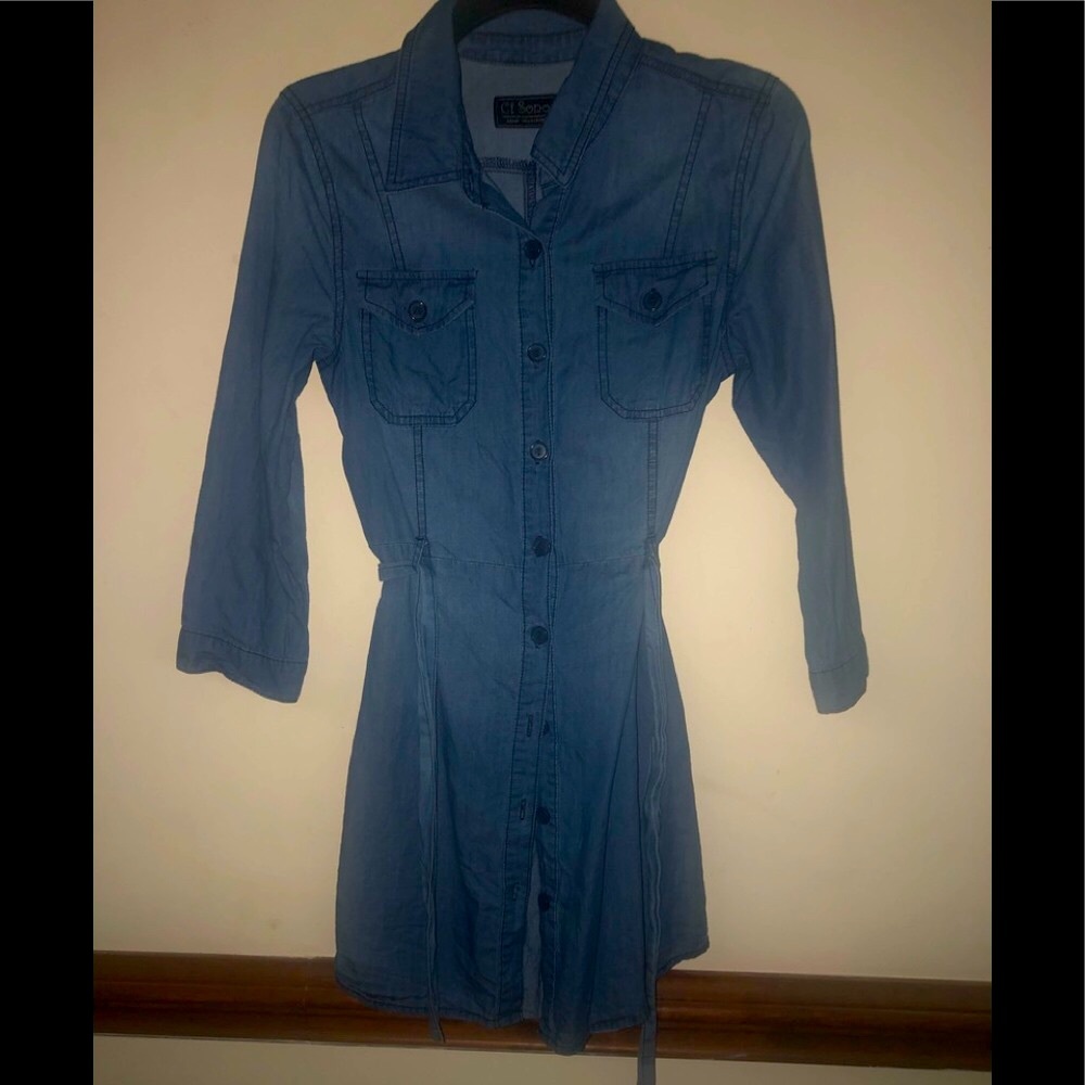 2 Girls Dresses 👗 XS and S